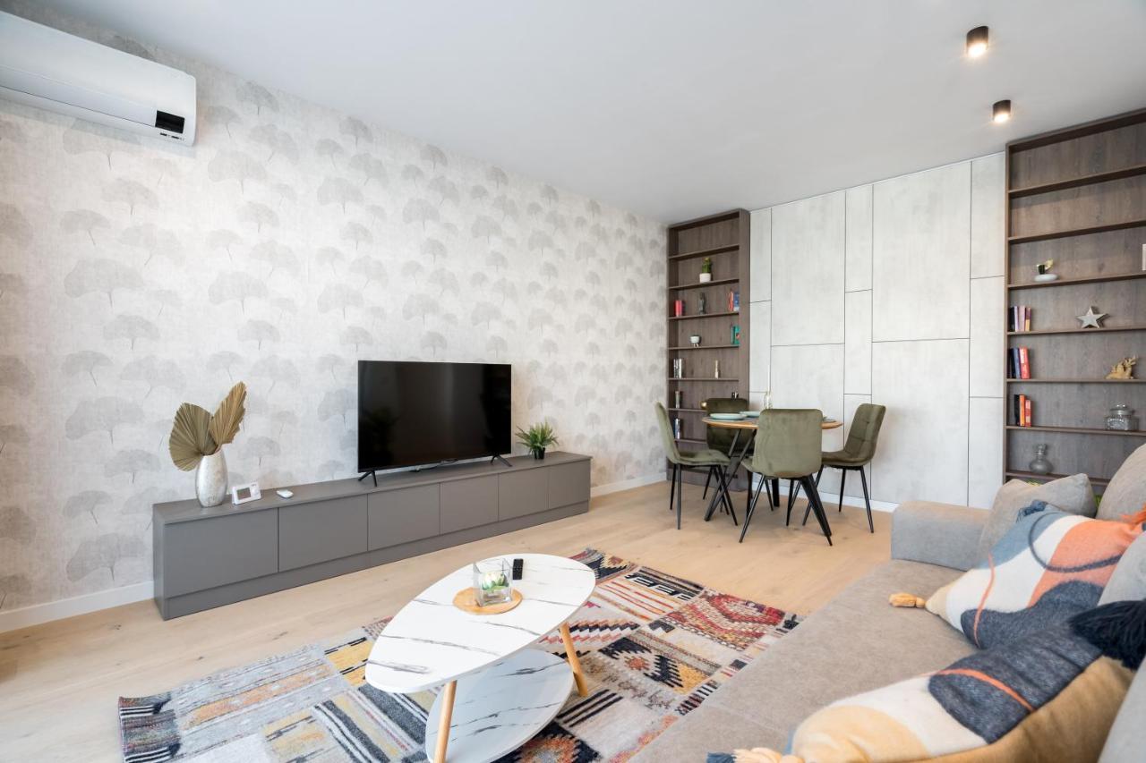 Apartment Spring Stylish Pipera